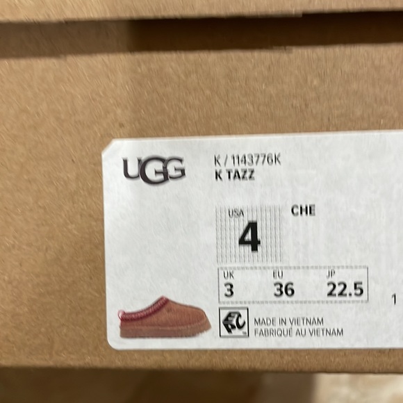 Brand New UGG Big Kids/Youth’s Tazz Slippers (Chestnut) - Picture 11 of 12